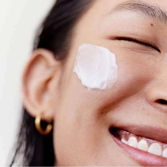 Fresh Floral Recovery Calming Face Mask 🌹 - Picture 11 of 16